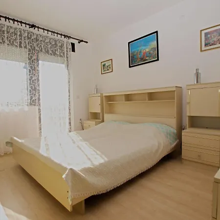 Apartamento 1197 *