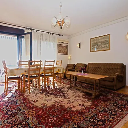 Apartamento 1197 *